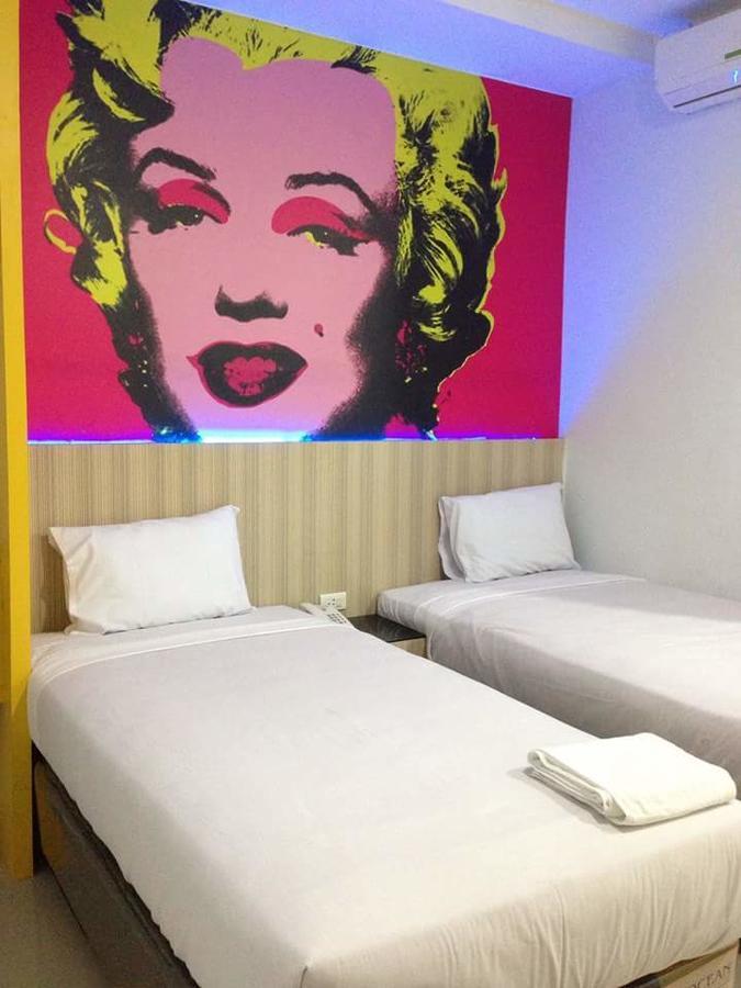 Wisma Asiatique Hotel Pekanbaru Esterno foto